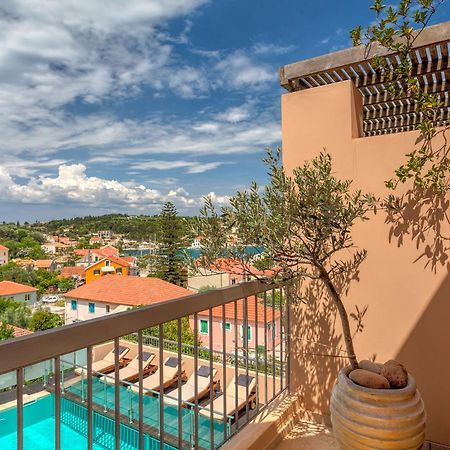 Fiscardo Bay Hotel フィスカルドン エクステリア 写真