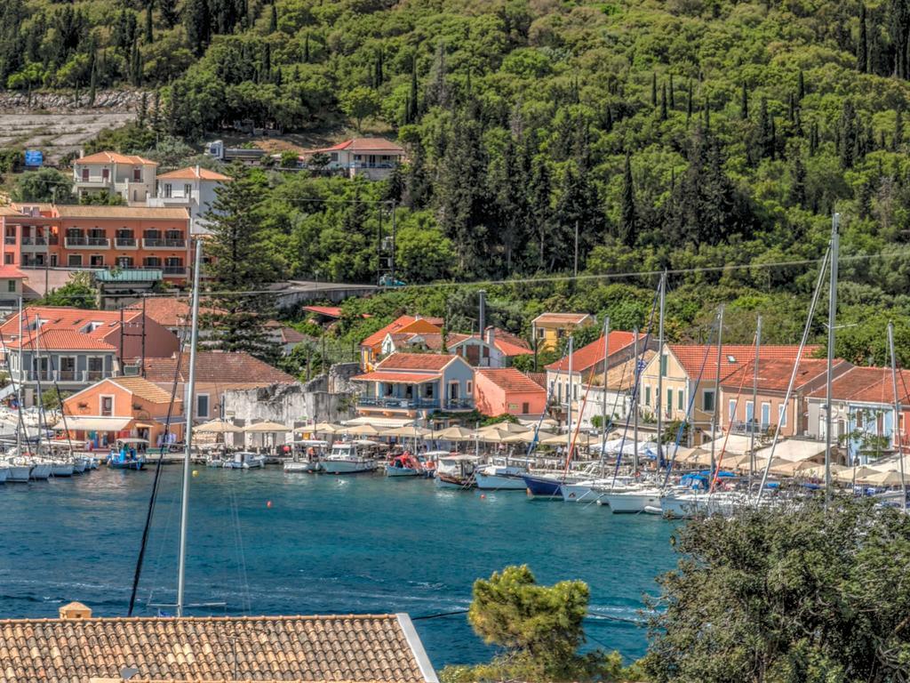 Fiscardo Bay Hotel フィスカルドン エクステリア 写真