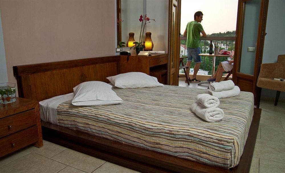 Fiscardo Bay Hotel フィスカルドン エクステリア 写真