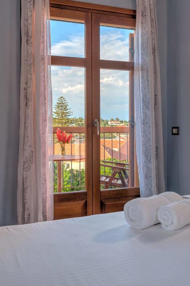 Fiscardo Bay Hotel フィスカルドン エクステリア 写真