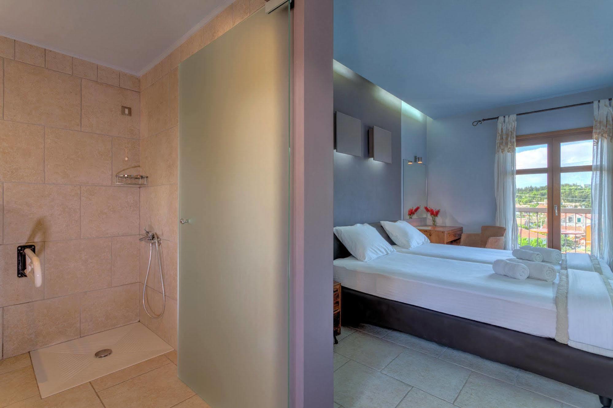 Fiscardo Bay Hotel フィスカルドン エクステリア 写真