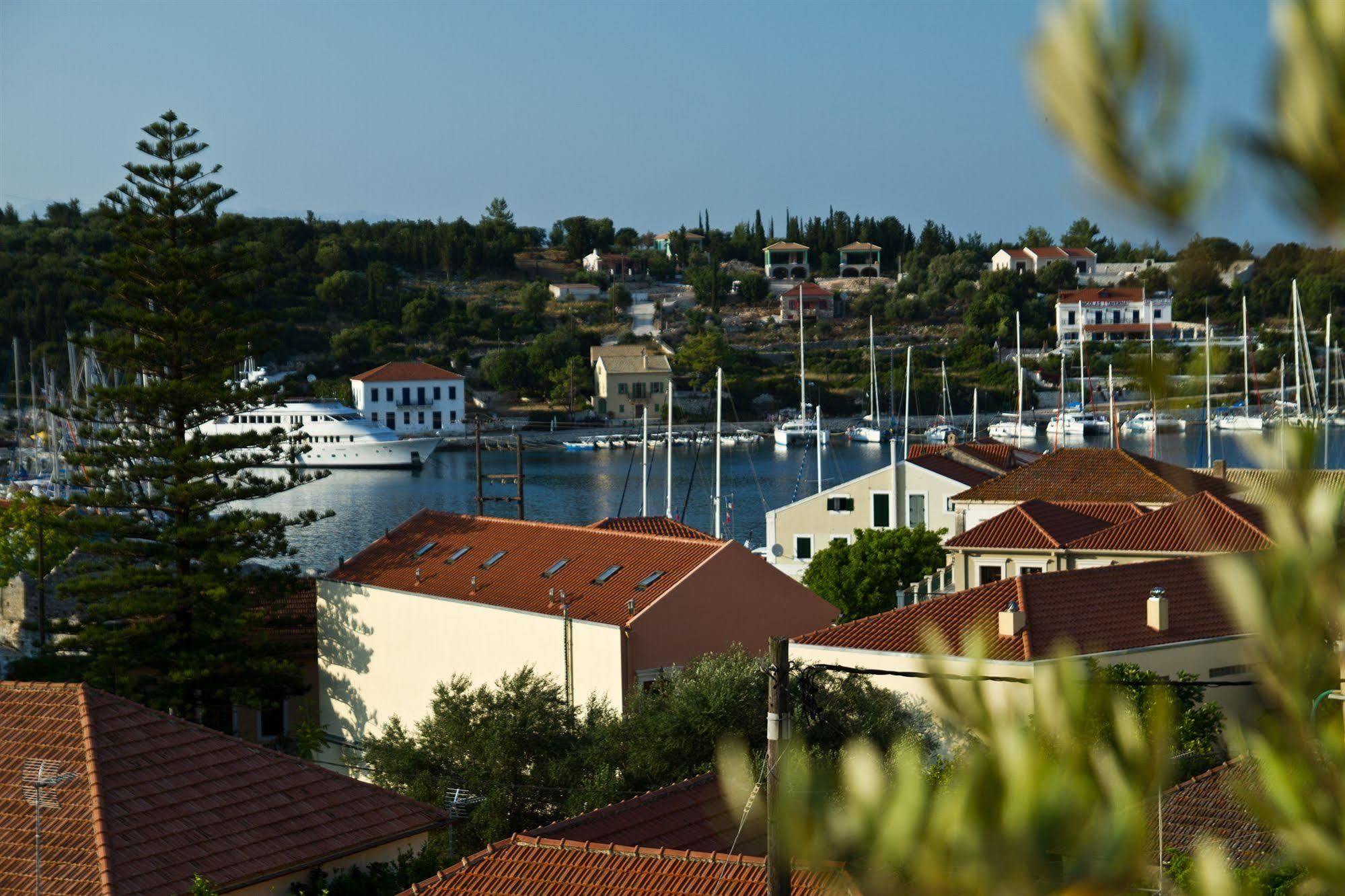 Fiscardo Bay Hotel フィスカルドン エクステリア 写真